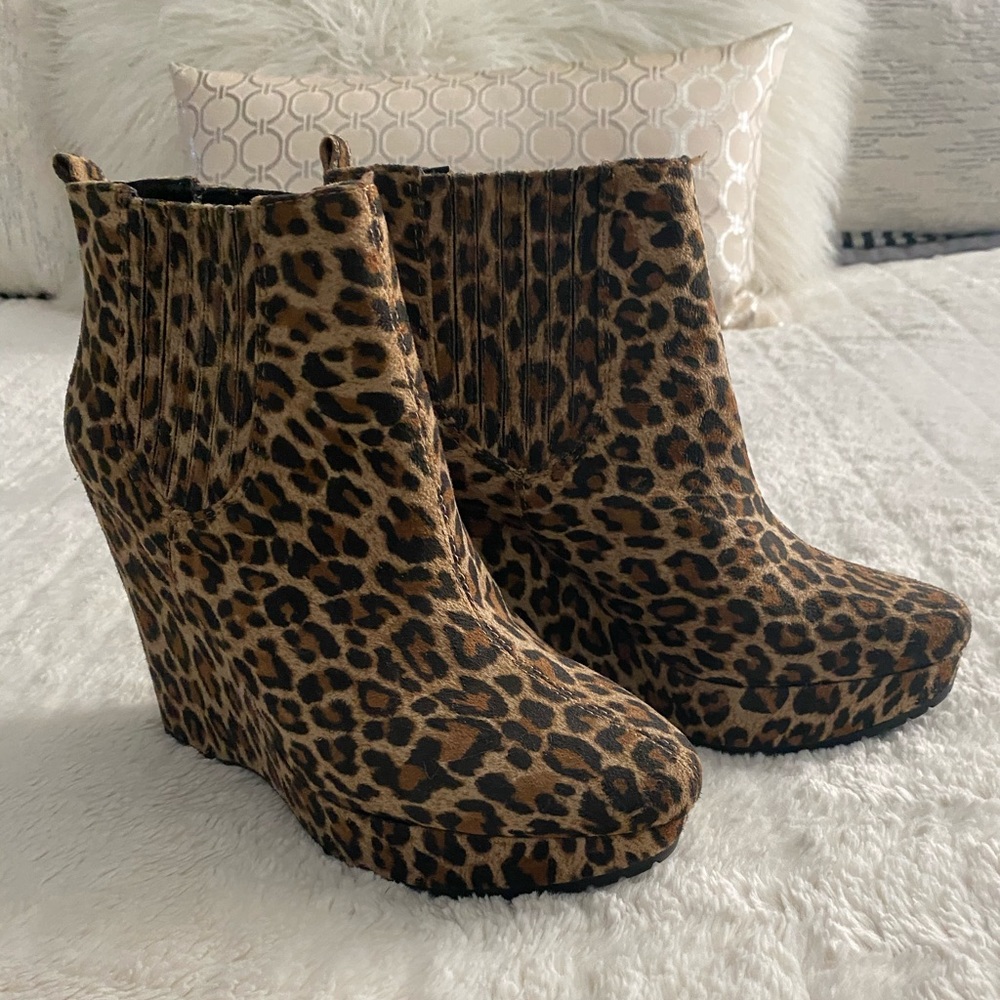 Leopard ankle boot